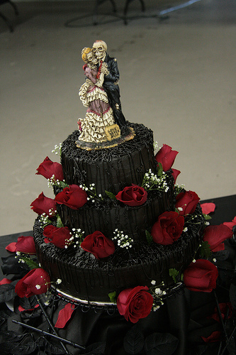 halloween-wedding-cake